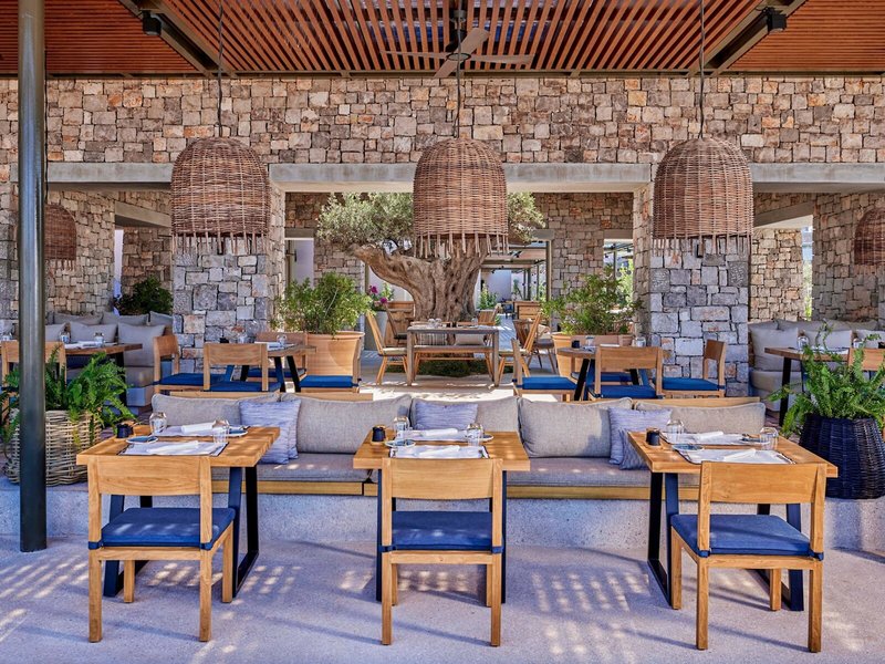 W Costa Navarino 26