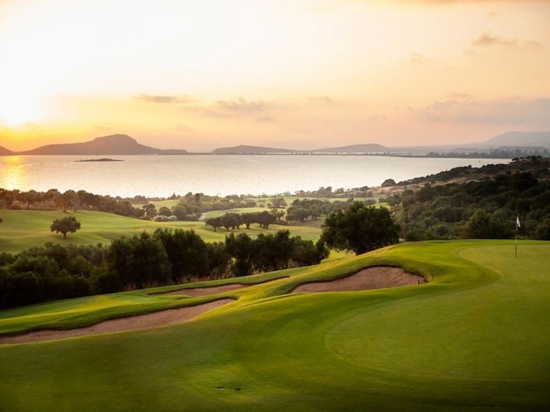 W Costa Navarino 38