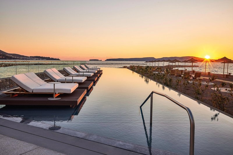 W Costa Navarino 10