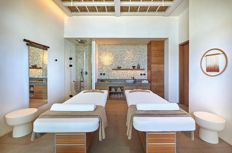 W Costa Navarino 12