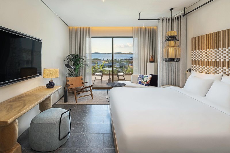 W Costa Navarino 14