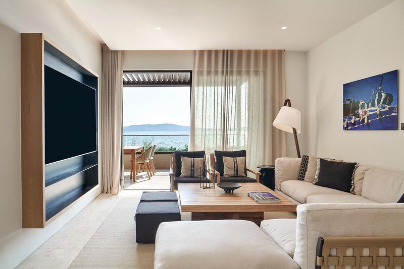 W Costa Navarino 17