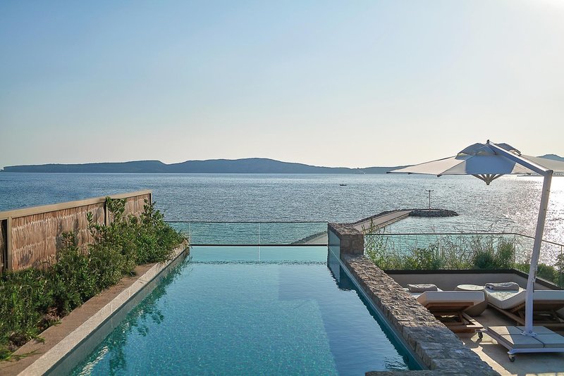W Costa Navarino 19