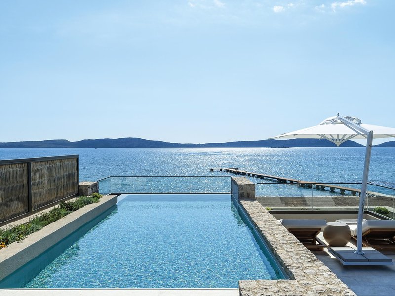 W Costa Navarino 20