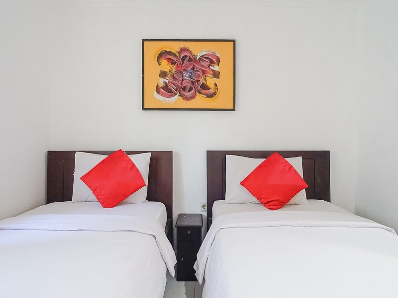 OYO 90082 Gana Inn Legian 12