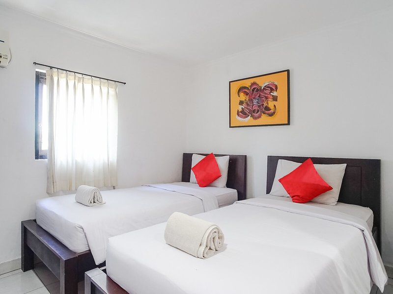 OYO 90082 Gana Inn Legian 16