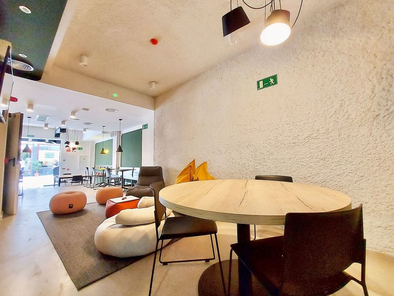 Atypicap Capsule Hostel 13