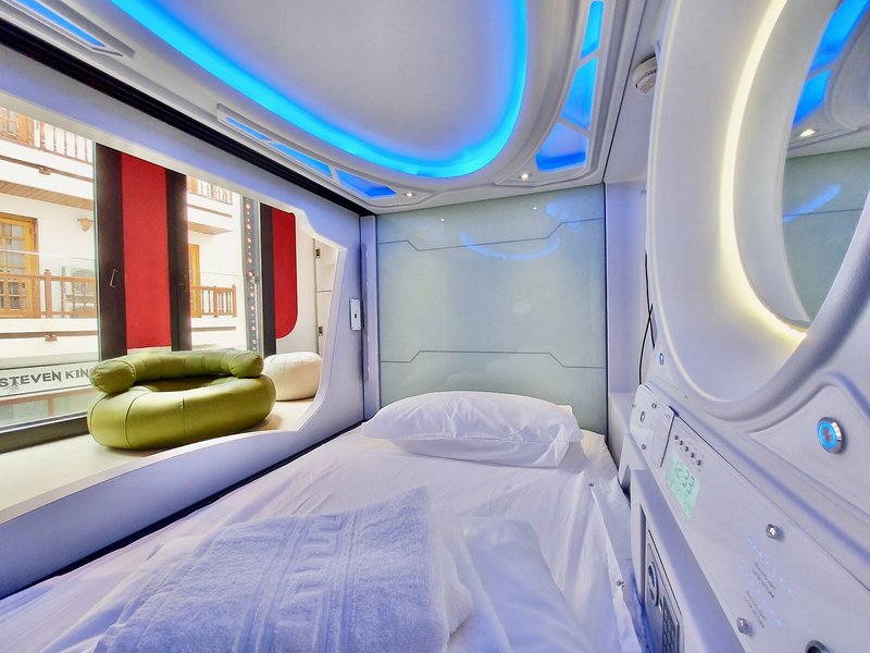 Atypicap Capsule Hostel 17