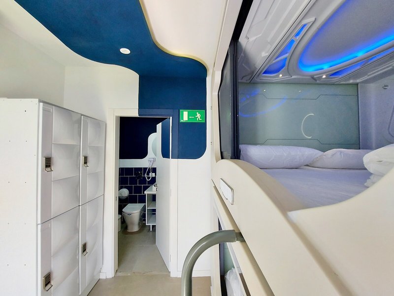 Atypicap Capsule Hostel 27