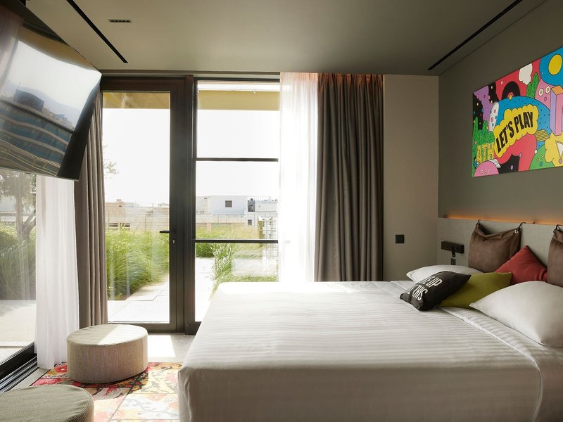 Moxy Athens City 37