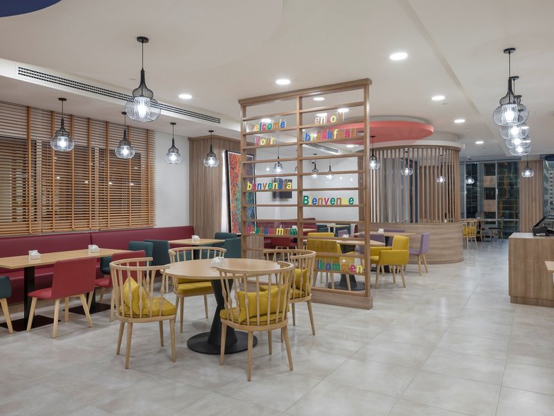 Hampton by Hilton Doha Old Town 15