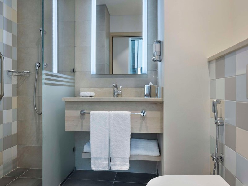 Hampton by Hilton Doha Old Town 34