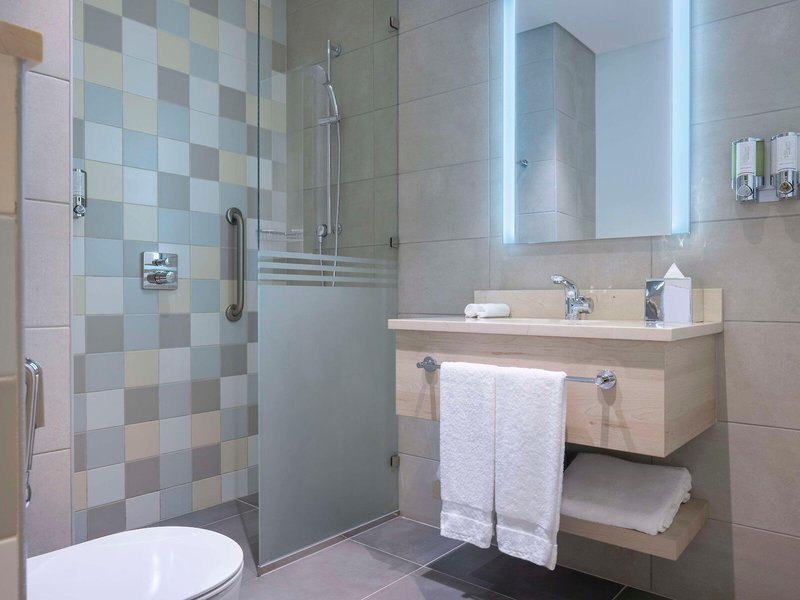 Hampton by Hilton Doha Old Town 35