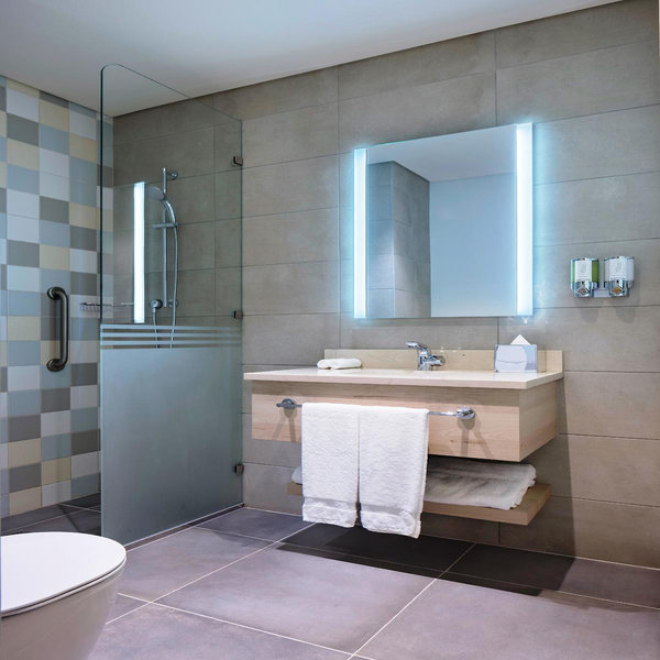 Hampton by Hilton Doha Old Town 8