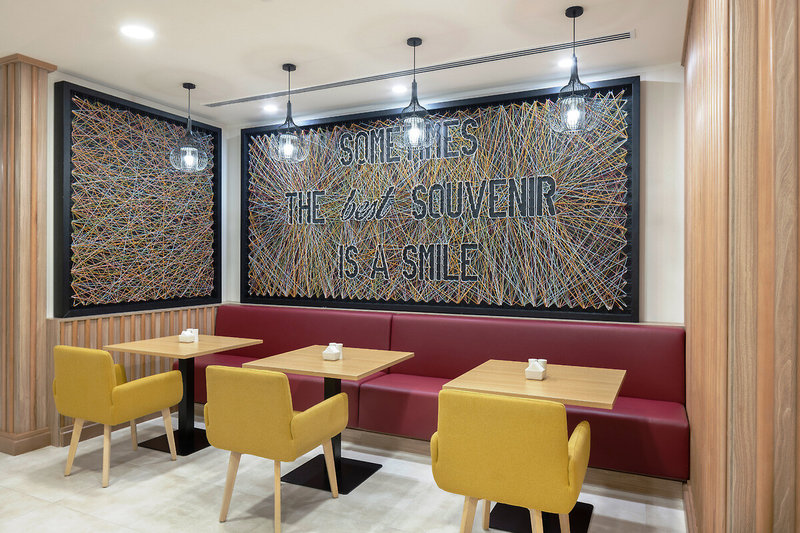 Hampton by Hilton Doha Old Town 7