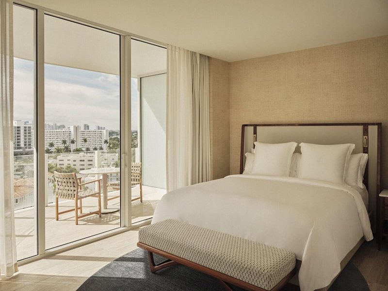 Four Seasons Hotel and Residences Fort Lauderdale 33