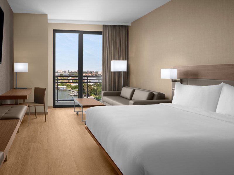 AC Hotel Clearwater Beach 30