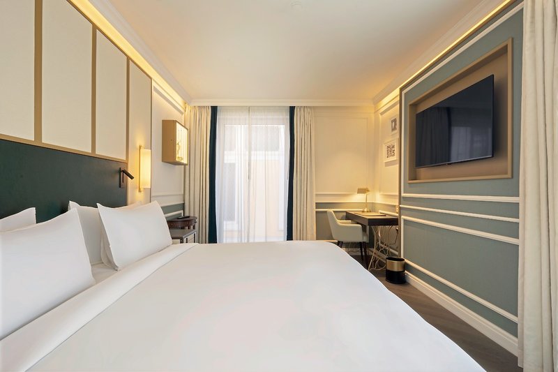 The Emerald House Lisbon, Curio Collection by Hilton 3