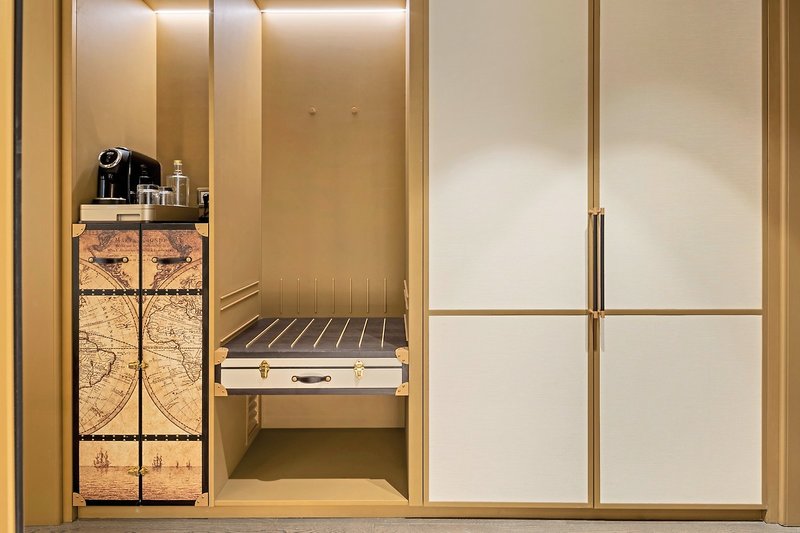 The Emerald House Lisbon, Curio Collection by Hilton 4