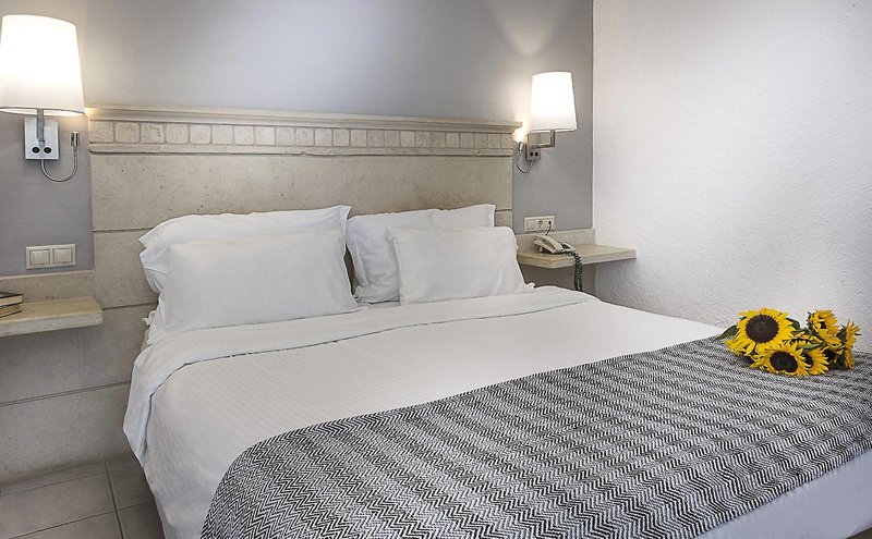 Glaros Beach Hotel 17