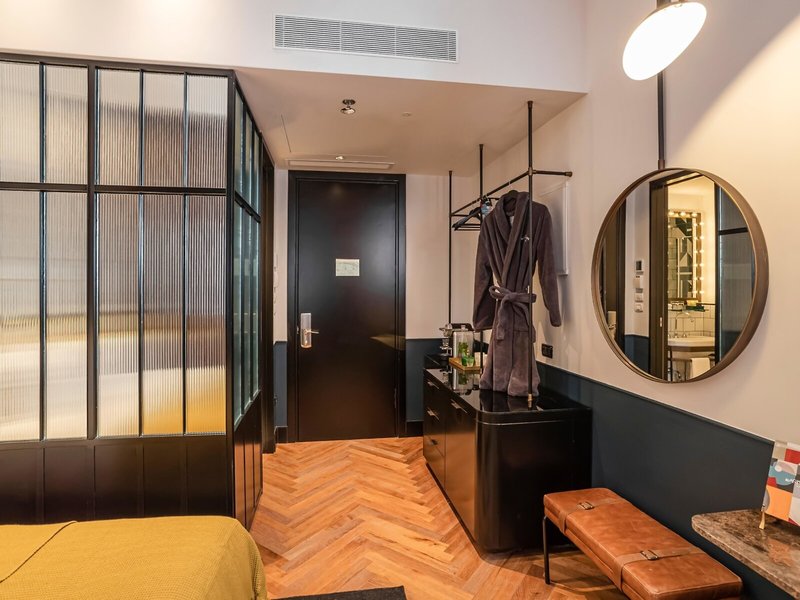 Backstage Hotel 21
