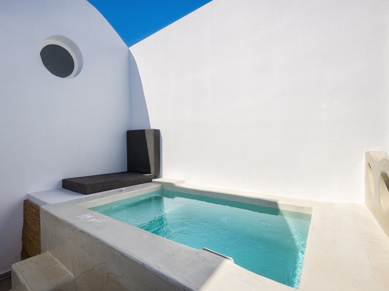 Aelia Luxury Suites 3