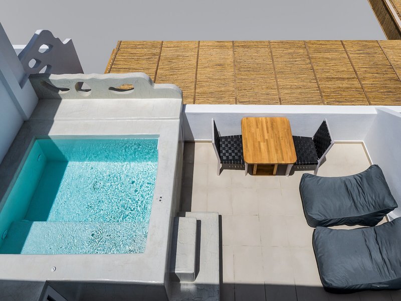 Aelia Luxury Suites 7