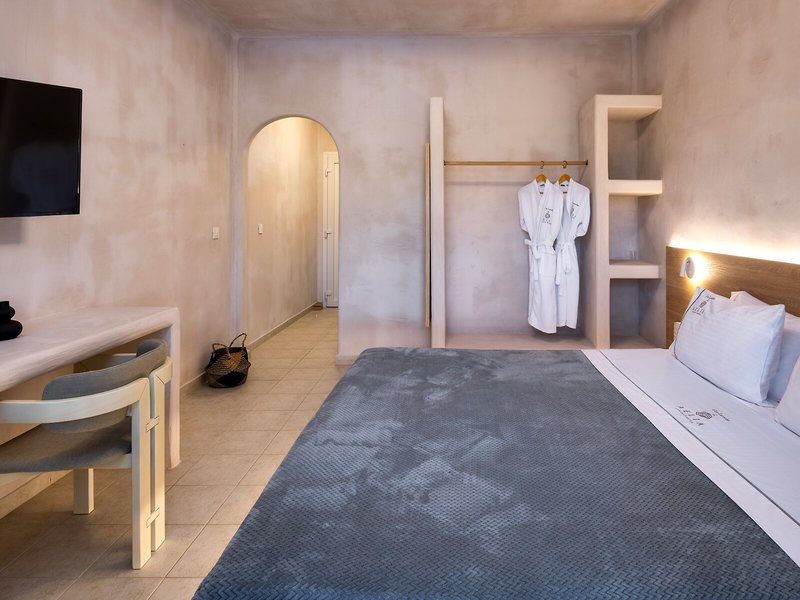 Aelia Luxury Suites 29