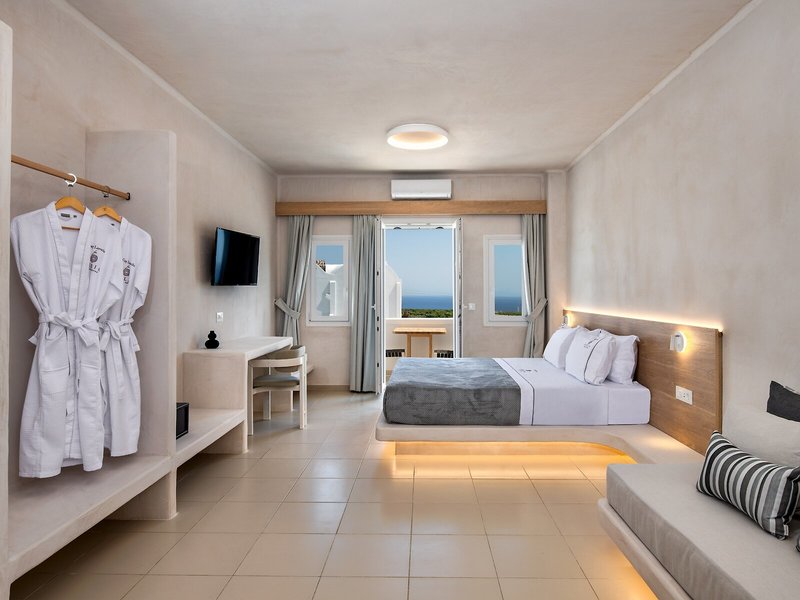 Aelia Luxury Suites 37