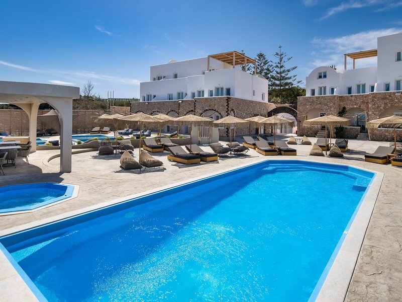 Aelia Luxury Suites 8