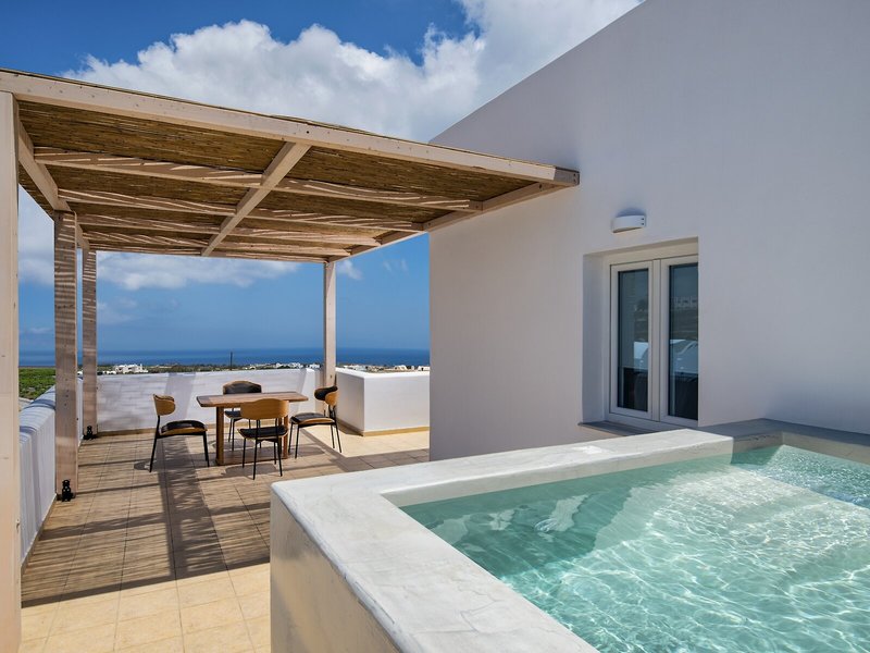 Aelia Luxury Suites 10