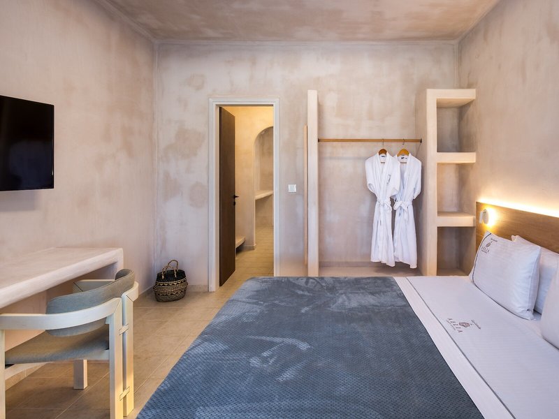 Aelia Luxury Suites 34