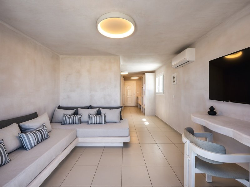 Aelia Luxury Suites 35