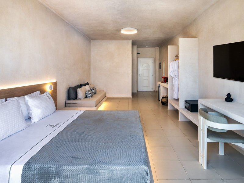 Aelia Luxury Suites 38
