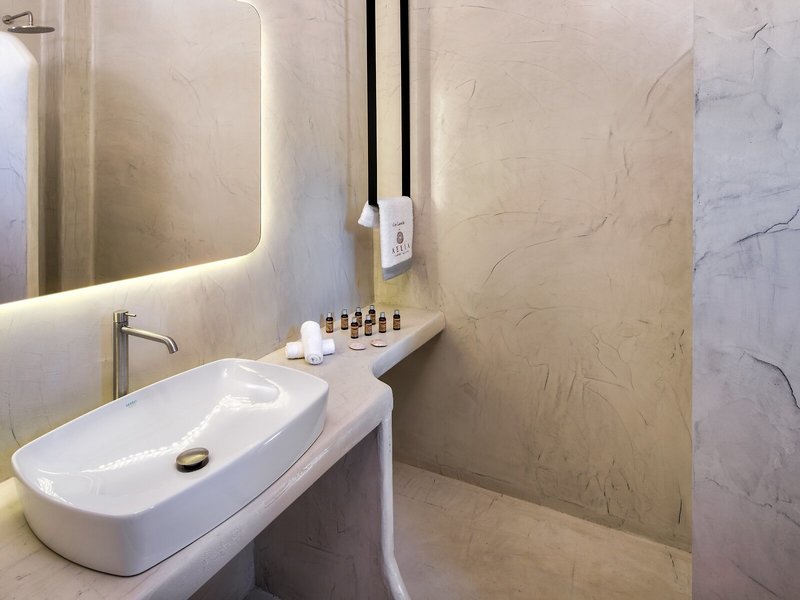 Aelia Luxury Suites 40