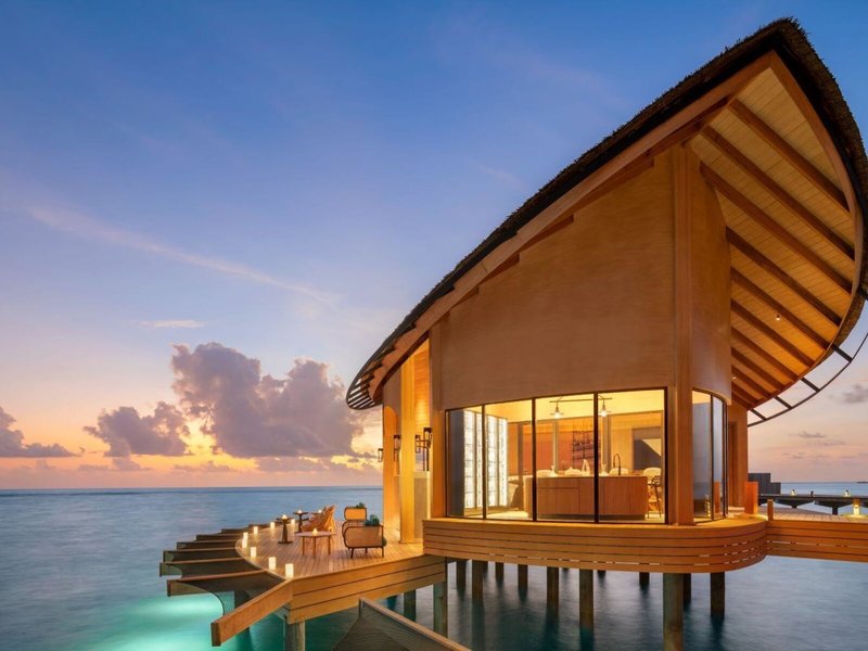 Hilton Maldives Amingiri Resort & Spa 13
