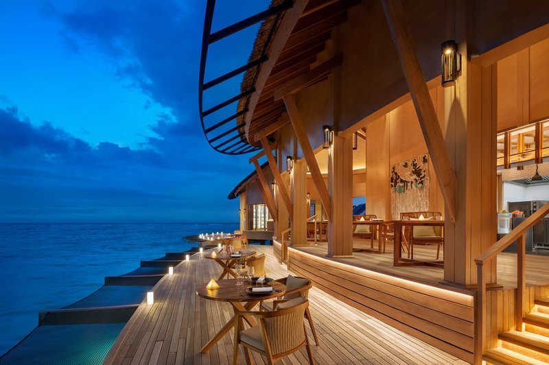 Hilton Maldives Amingiri Resort & Spa 2