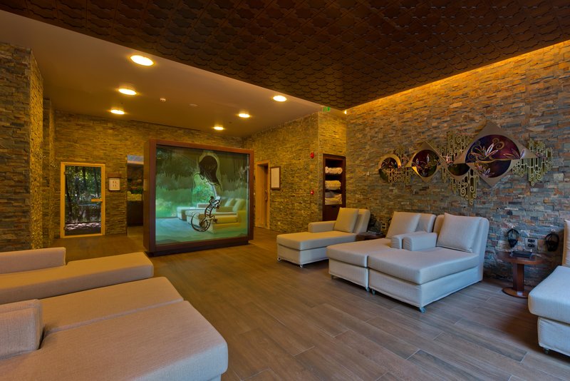 Gloria Verde Resort 250