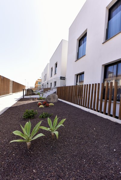 Esmeralda Cotillo Homes by LIVVO 9