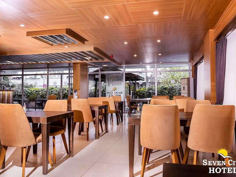 Seven City Hotel 19