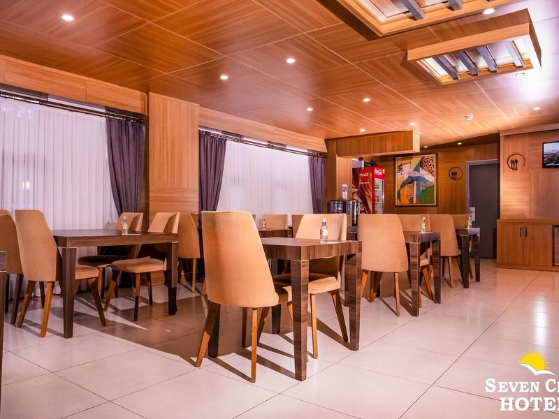 Seven City Hotel 24