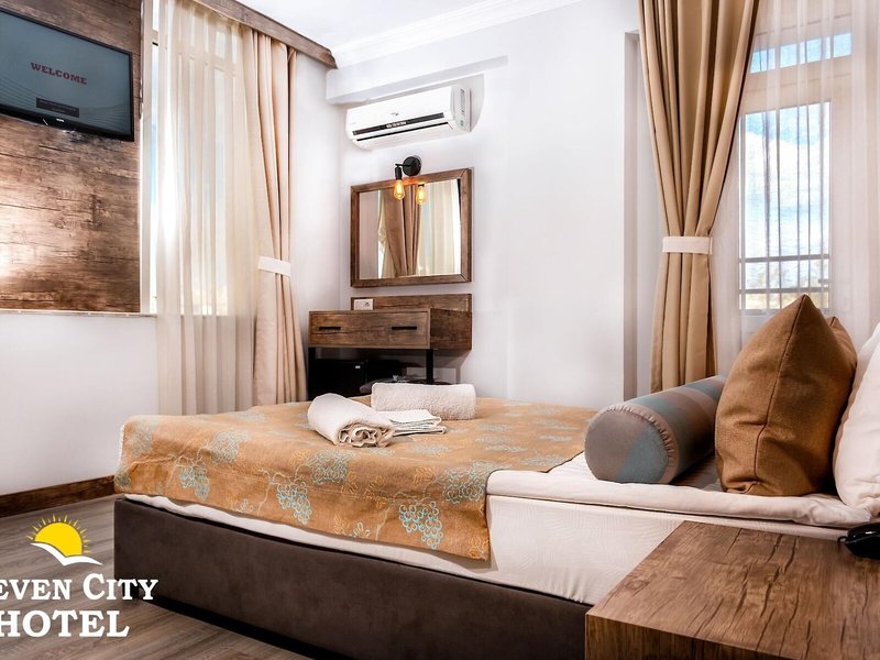 Seven City Hotel 32