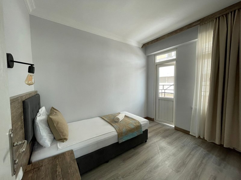 Seven City Hotel 48