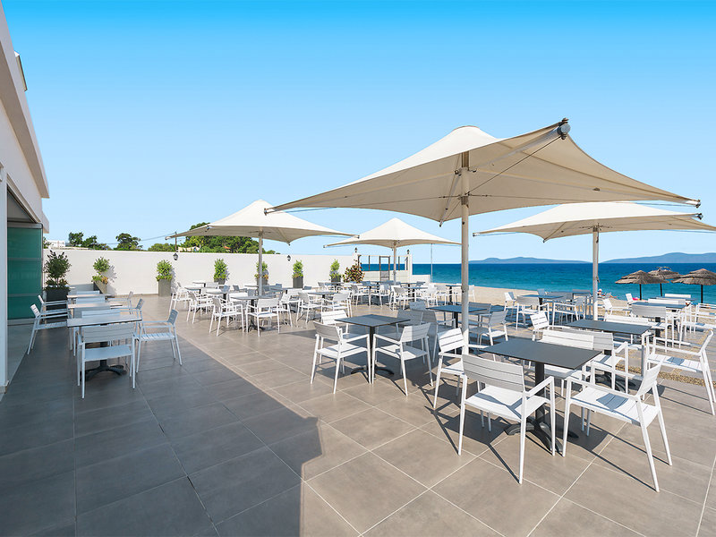 Avra Beach Resort Hotel & Bungalows 9