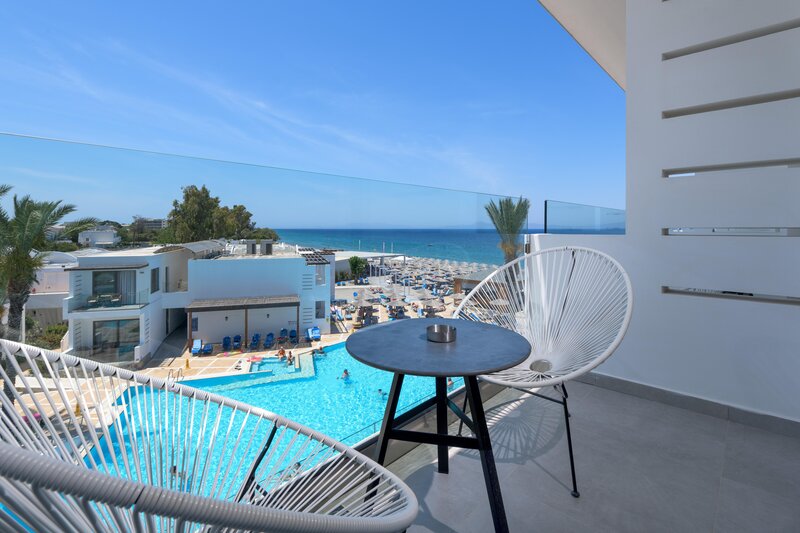 Avra Beach Resort Hotel & Bungalows 91