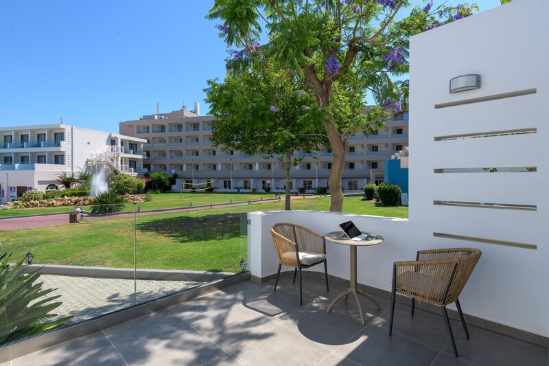 Avra Beach Resort Hotel & Bungalows 94