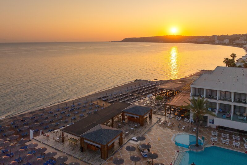 Avra Beach Resort Hotel & Bungalows 7