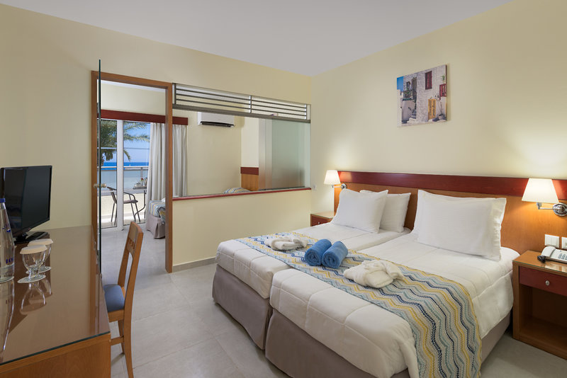 Avra Beach Resort Hotel & Bungalows 75