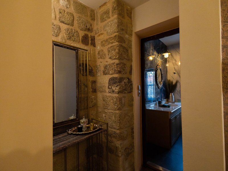 April Medieval Hotel 9