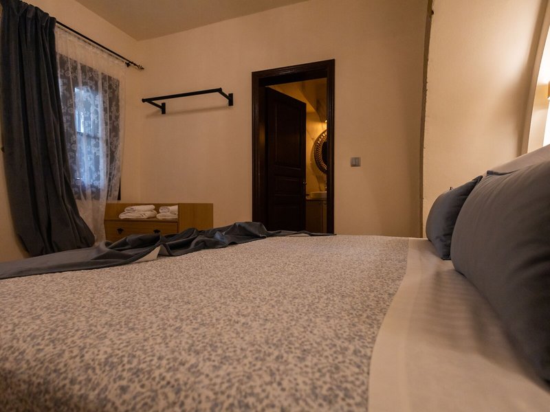 April Medieval Hotel 19